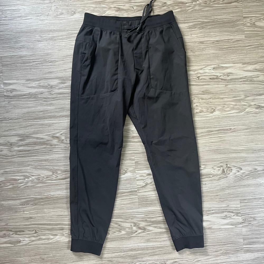 Lululemon License to Train Joggers Mens Large Black Tapered Athletic Pants L